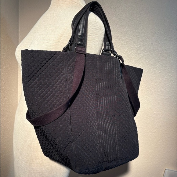 Vera Bradley Black Quilted Change It Up Tote - Picture 3 of 7